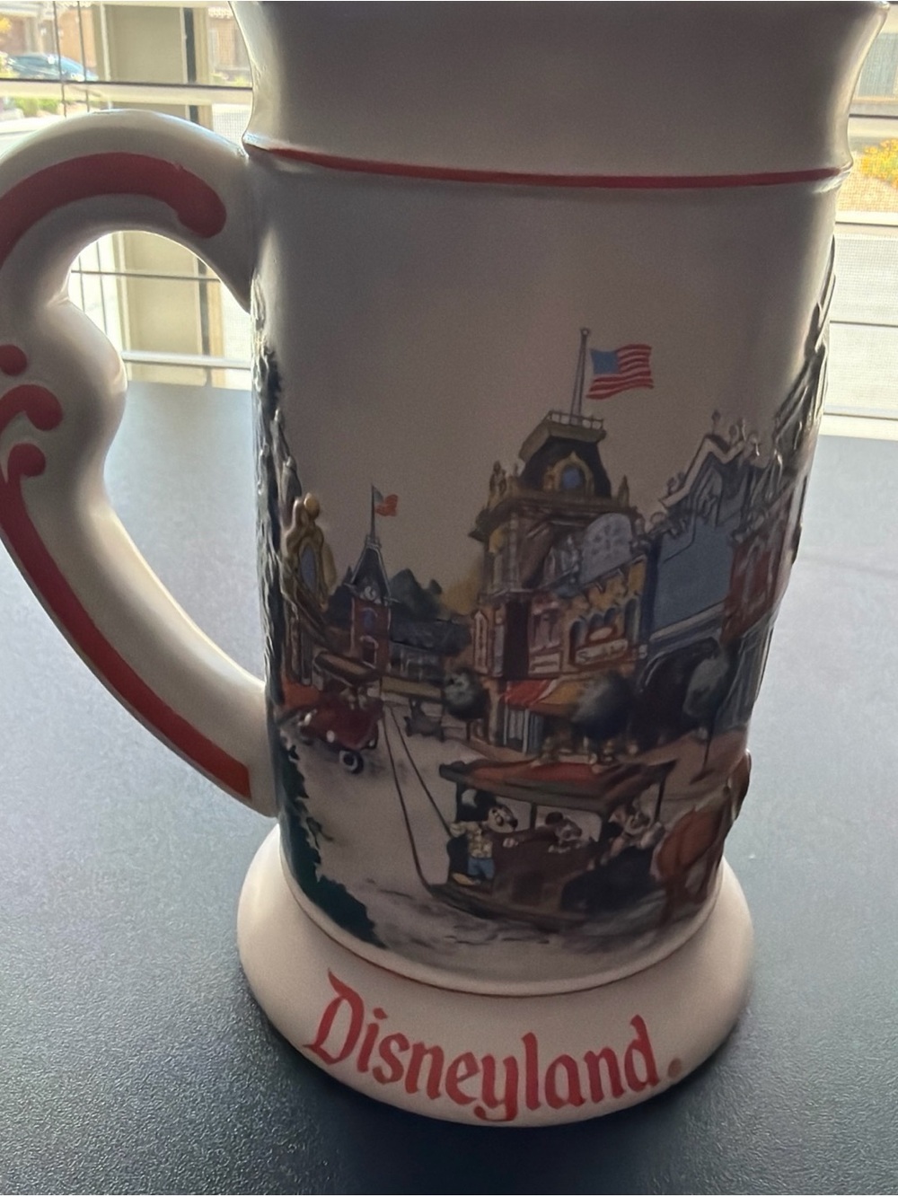 Disney White Ceramic Collectible a Disneyland Main Street scene - Picture 2 of 8